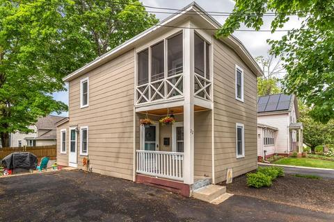 22 Brooks St, Maynard, MA 01754 photo 2