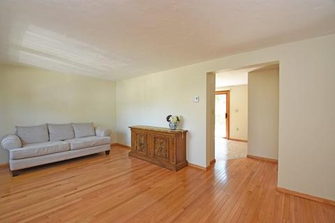 5 Payson St, Worcester, MA 01607 photo 4