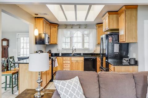 809 Pleasant St, Raynham, MA 02767 photo 9