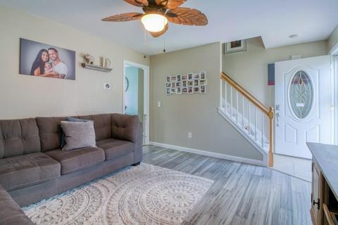 25 Bruce St, Springfield, MA 01119 photo 3