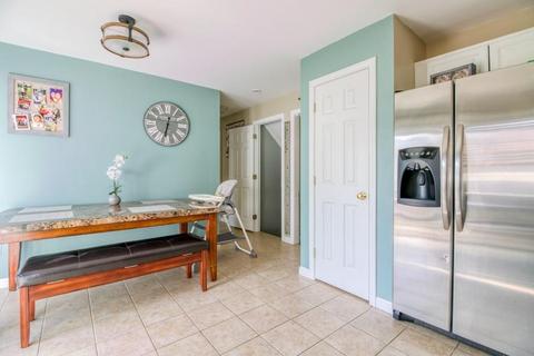 25 Bruce St, Springfield, MA 01119 photo 6