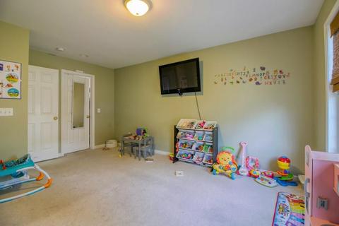 25 Bruce St, Springfield, MA 01119 photo 14