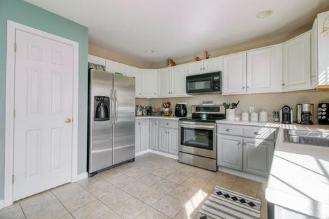 25 Bruce St, Springfield, MA 01119 photo 7