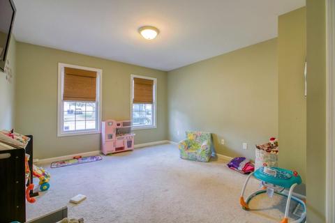 25 Bruce St, Springfield, MA 01119 photo 13