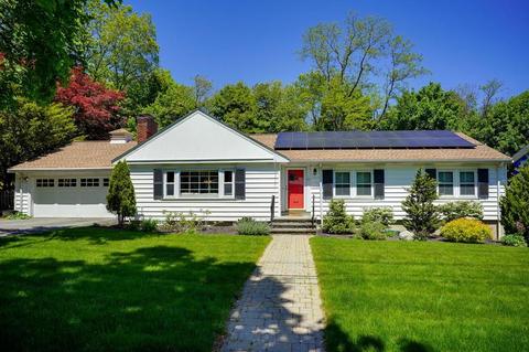31 Apache Trl, Arlington, MA 02474 photo 1