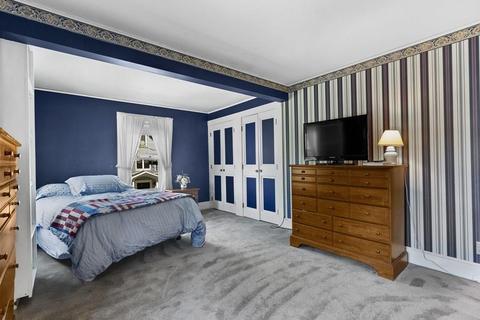 682 Great Plain Ave, Needham, MA 02492 photo 19