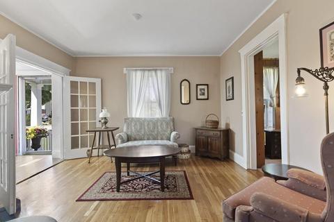 682 Great Plain Ave, Needham, MA 02492 photo 13