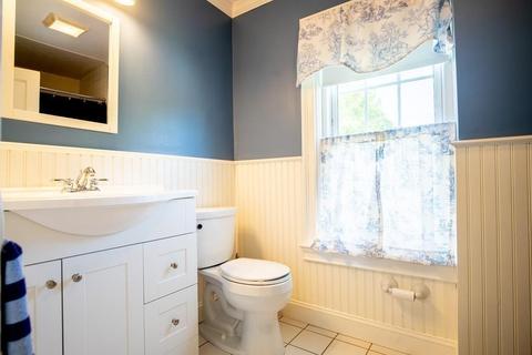 682 Great Plain Ave, Needham, MA 02492 photo 22