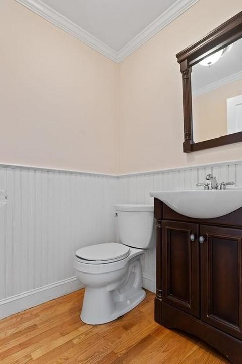 682 Great Plain Ave, Needham, MA 02492 photo 16
