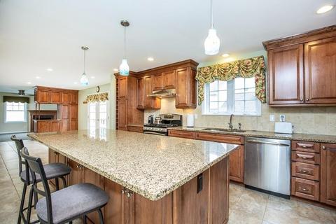 7 Riverside St, Danvers, MA 01923 photo 3