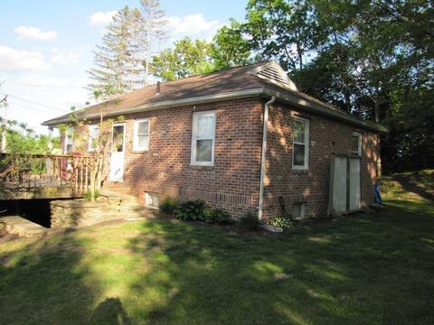 176 Thompson Rd, Webster, MA 01570 photo 1