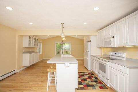39 Overlook Dr, Raynham, MA 02767 photo 7