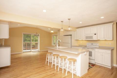 39 Overlook Dr, Raynham, MA 02767 photo 6