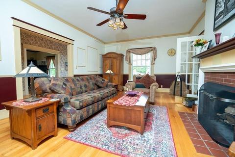 966 Sumner Ave, Springfield, MA 01118 photo 3