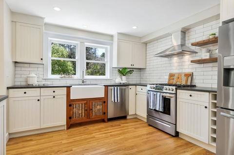 523 Main St, Barnstable, MA 02635 photo 5