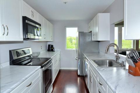 38 Dunham Rd #302, Beverly, MA 01915 photo 2