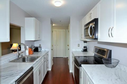 38 Dunham Rd #302, Beverly, MA 01915 photo 3