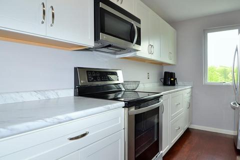 38 Dunham Rd #302, Beverly, MA 01915 photo 9