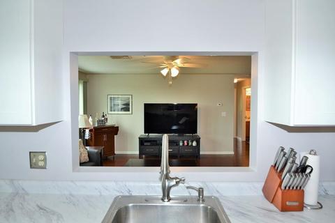 38 Dunham Rd #302, Beverly, MA 01915 photo 8
