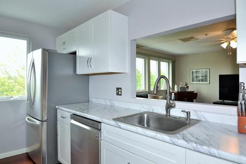 38 Dunham Rd #302, Beverly, MA 01915 photo 5