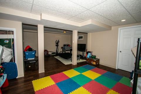 8 Hickox Pl, Springfield, MA 01104 photo 24