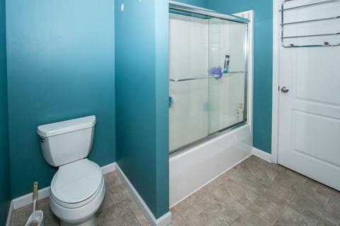 8 Hickox Pl, Springfield, MA 01104 photo 15