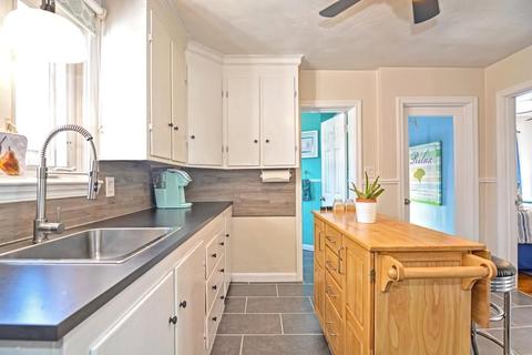 43 Harding St, Fall River, MA 02720 photo 9
