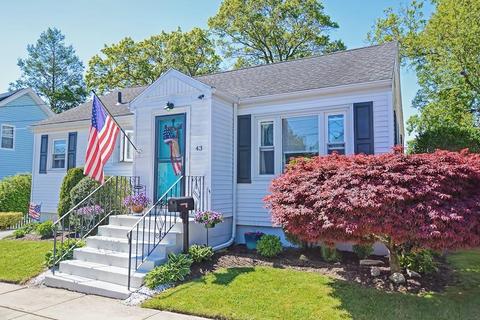 43 Harding St, Fall River, MA 02720 photo 2