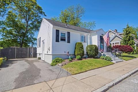 43 Harding St, Fall River, MA 02720 photo 3