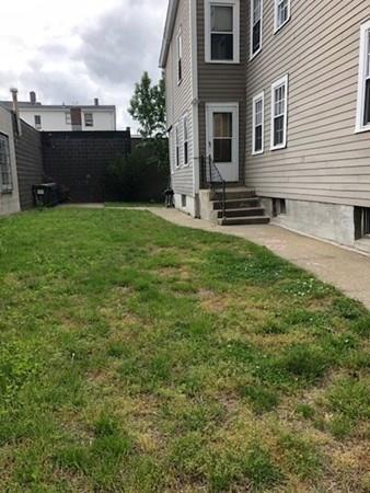 44 Dale St, Springfield, MA 01105 photo 3