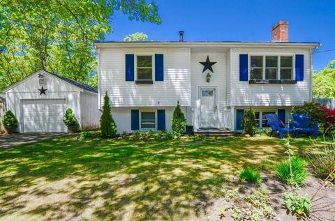 76 Mayflower Ln, Wareham, MA 02538 photo 1