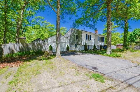 76 Mayflower Ln, Wareham, MA 02538 photo 2