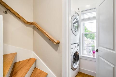 19 Pleasant View Ave, Everett, MA 02149 photo 13