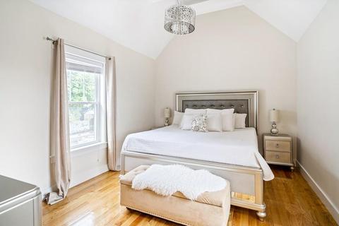 19 Pleasant View Ave, Everett, MA 02149 photo 9
