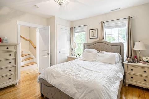 19 Pleasant View Ave, Everett, MA 02149 photo 11