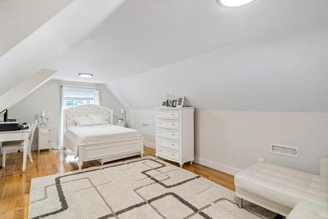 19 Pleasant View Ave, Everett, MA 02149 photo 14