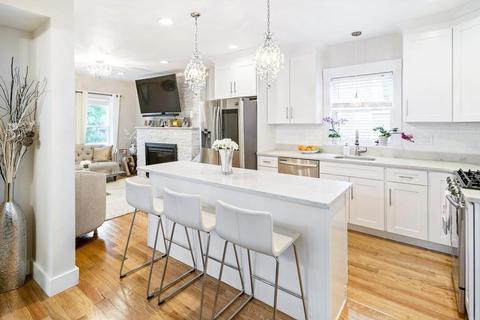 19 Pleasant View Ave, Everett, MA 02149 photo 5