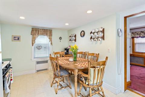 17 Hart St, Brookline, MA 02445 photo 6