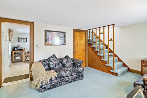 17 Hart St, Brookline, MA 02445 photo 3