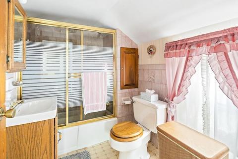 17 Hart St, Brookline, MA 02445 photo 12