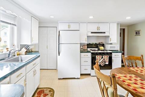 17 Hart St, Brookline, MA 02445 photo 9