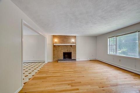 34 Stevens St, Stoneham, MA 02180 photo 2