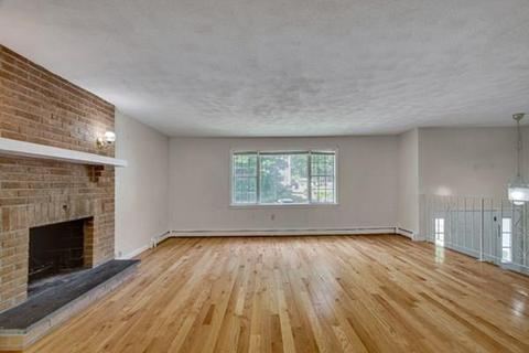 34 Stevens St, Stoneham, MA 02180 photo 3