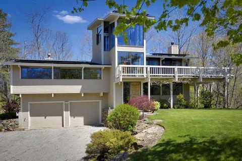 211 Hart St, Beverly, MA 01915 photo 2