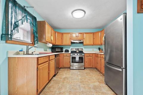 490 E 7th St, Boston, MA 02127 photo 5