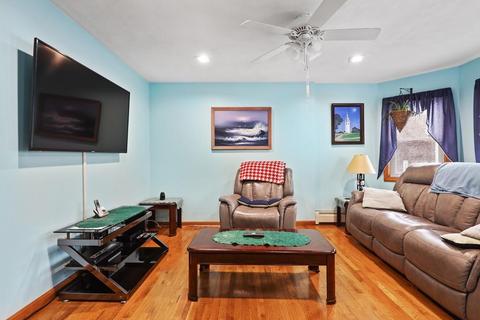 490 E 7th St, Boston, MA 02127 photo 2