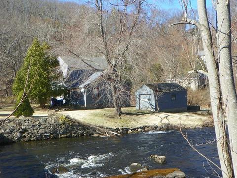 6 Mill St, Maynard, MA 01754 photo 1