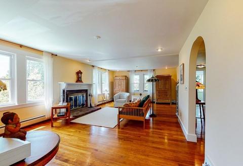 11 Spring St, Ipswich, MA 01938 photo 3