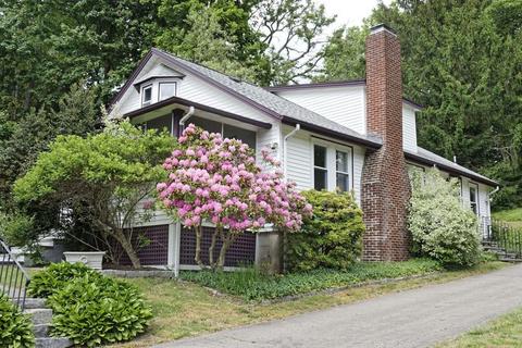 11 Spring St, Ipswich, MA 01938 photo 2