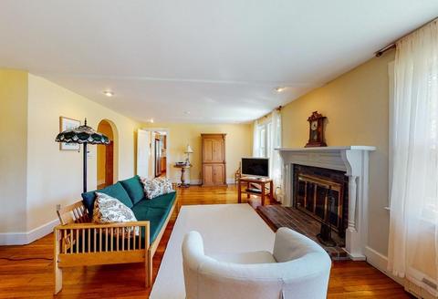 11 Spring St, Ipswich, MA 01938 photo 5